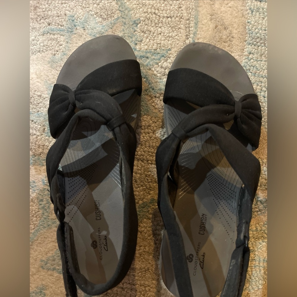 CLOUDSTEPPERS BY CLARKS LADIES BLACK CUSHION SOFT SANDALS SZ 8M EC